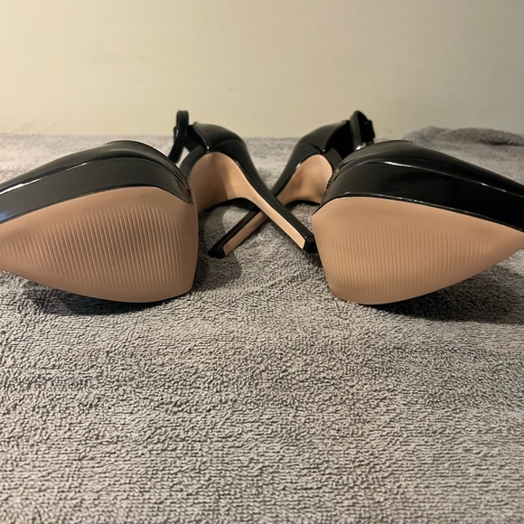 Show Dazzle Black Platform Pumps - Picture 5 of 6